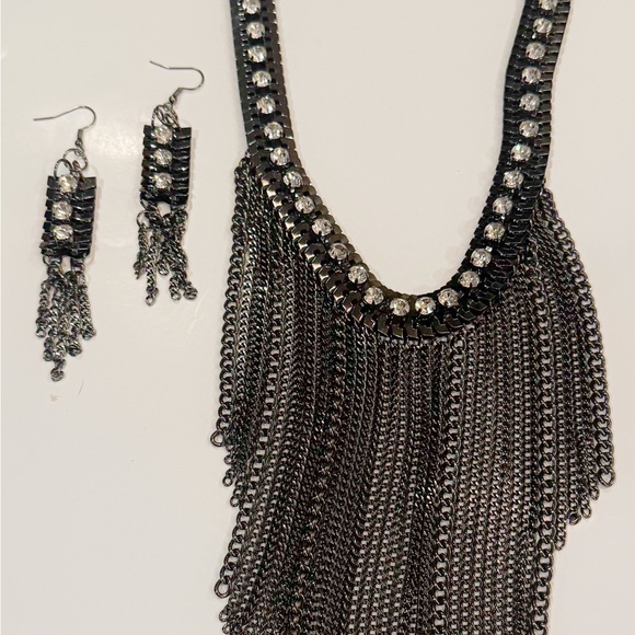 Jewelry - AMAZING statement chain necklace that will have you standing out from the crowd!